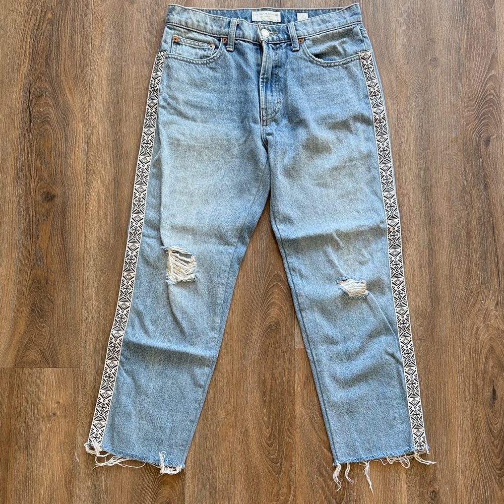 Lucky Brand Women’s Embroidered Light Blue Jeans